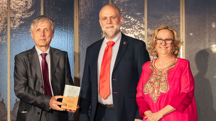 Ángel Álvaro Sánchez, director técnico del proyecto Spanish GEO QKD en Thales Alenia Space, premiado en la categoría de Tecnologías Cuánticas de la X Noche de las Telecomunicaciones de Madrid