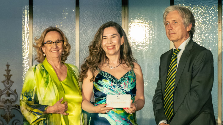  Michela Muñoz Fernández, Dra. ingeniera de telecomunicación española en la NASA, premiada en la Noche de las Telecomunicaciones de Madrid