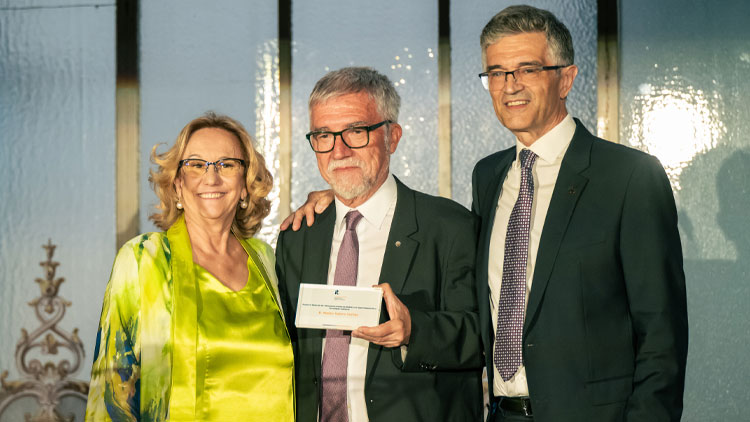 La Asociación Española de Ingenieros de Telecomunicación de Madrid distingue a Mateo Valero por su trayectoria en supercomputación y tecnologías cuánticas